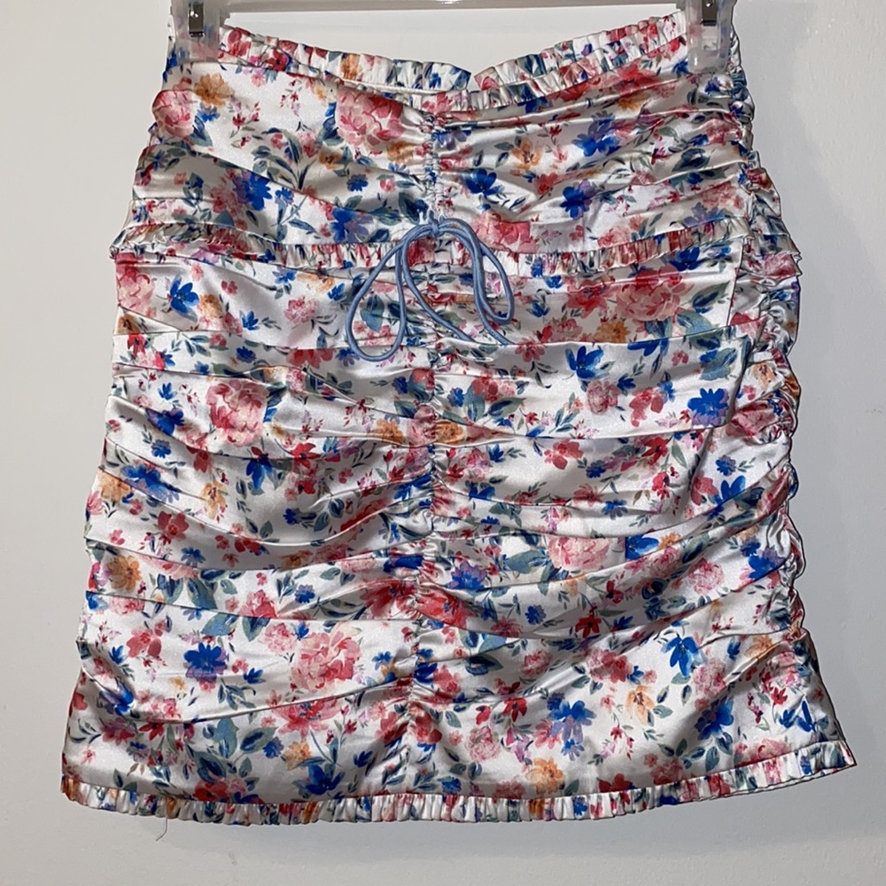 NWOT!! For Love & Lemons Juliet White Floral Mini Skirt Size XS - Picture 4 of 11
